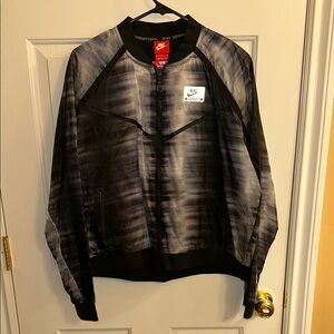 NWT Women’s Nike Black and Gray Jacket